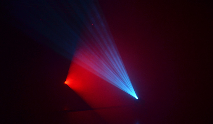 Light4Me-Moving-Spot-60-LED-redskos-blue