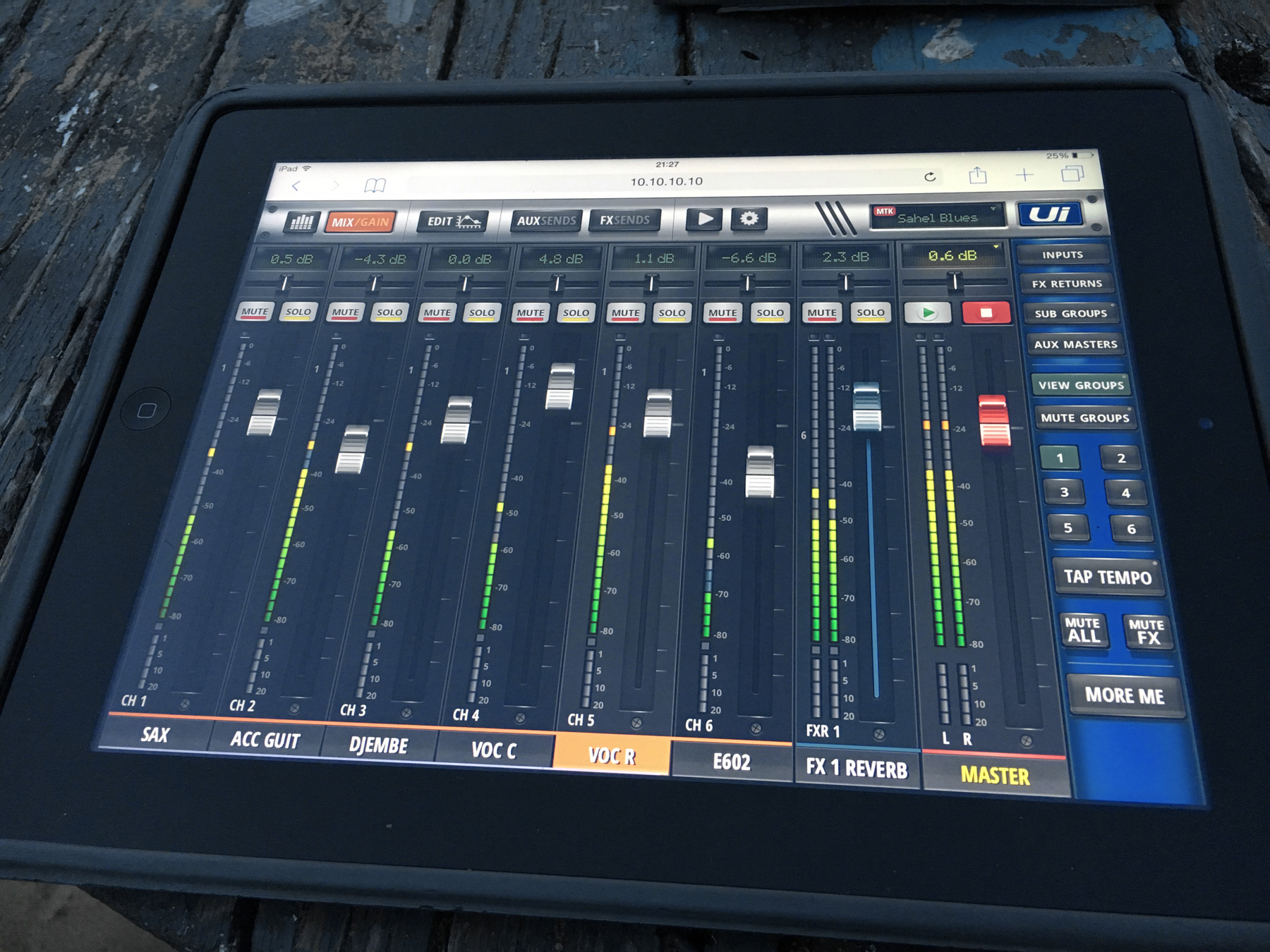 Soundcraft Ui24R 1 iPad mix