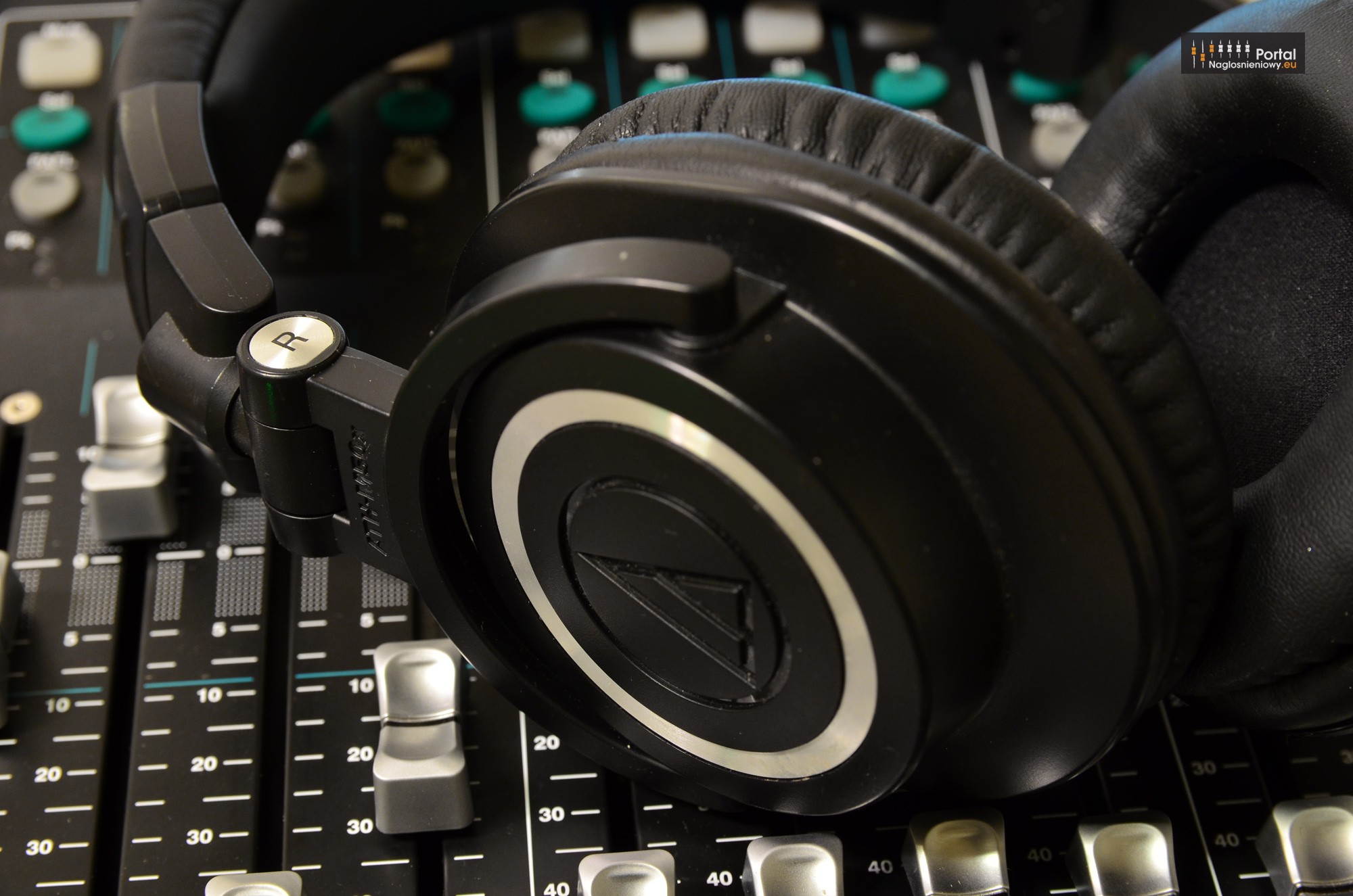Audio Technica ATH M50x sluchawka L