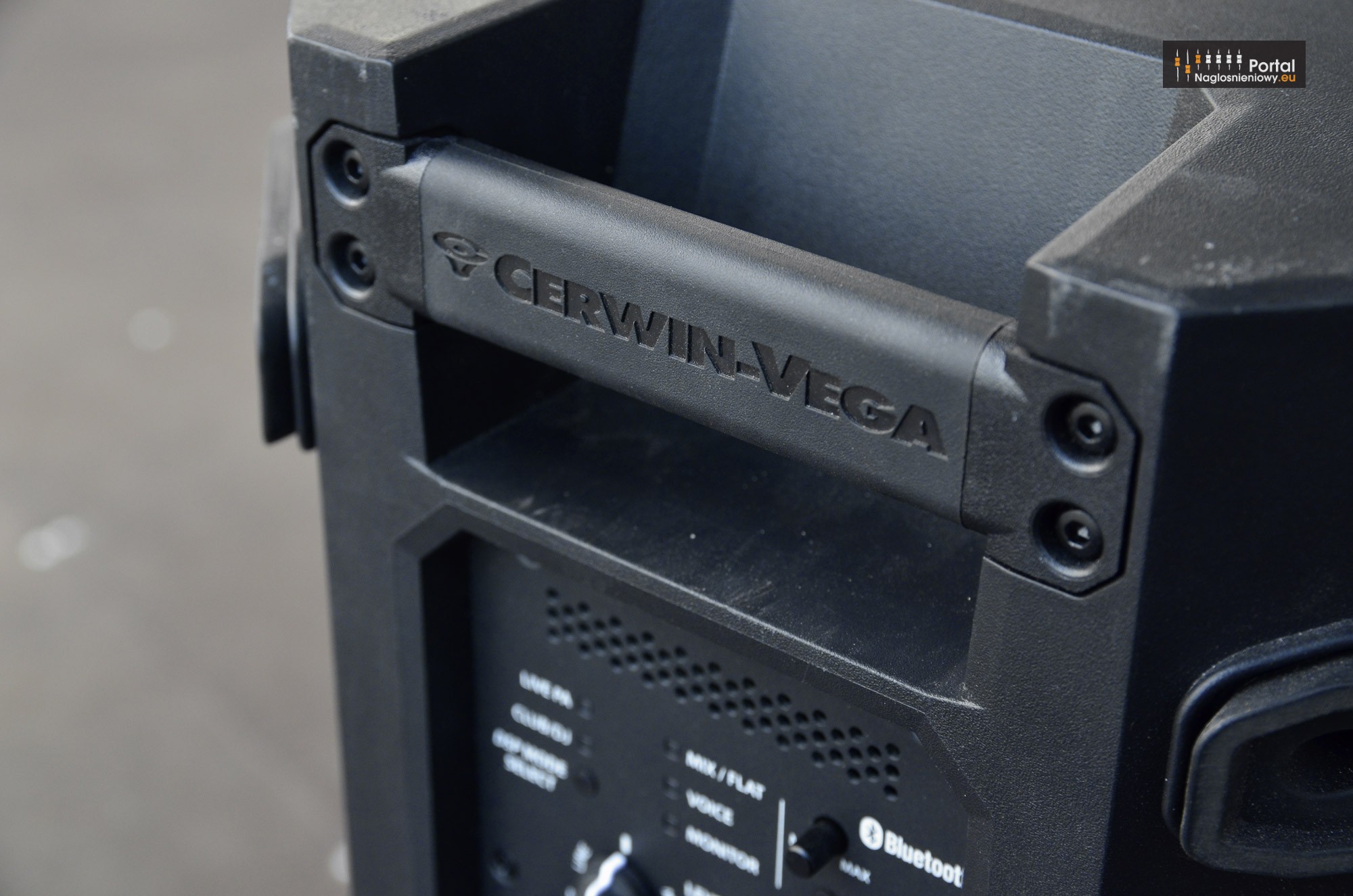 Cerwin Vega CVE 12 handle logo